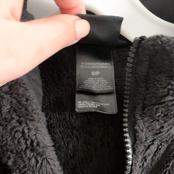 Northface Women’s Fuzzy Jacket - Black - Picture 4 of 5